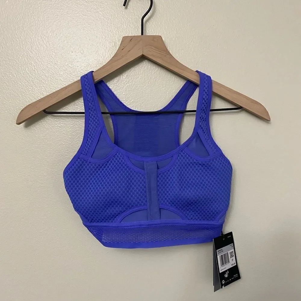 Nike Swoosh Sports Bra 